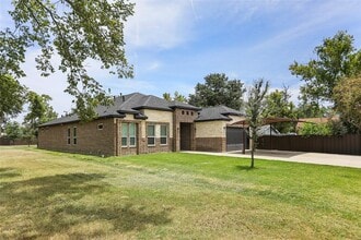 Building Photo - 6019 Shirley Ln