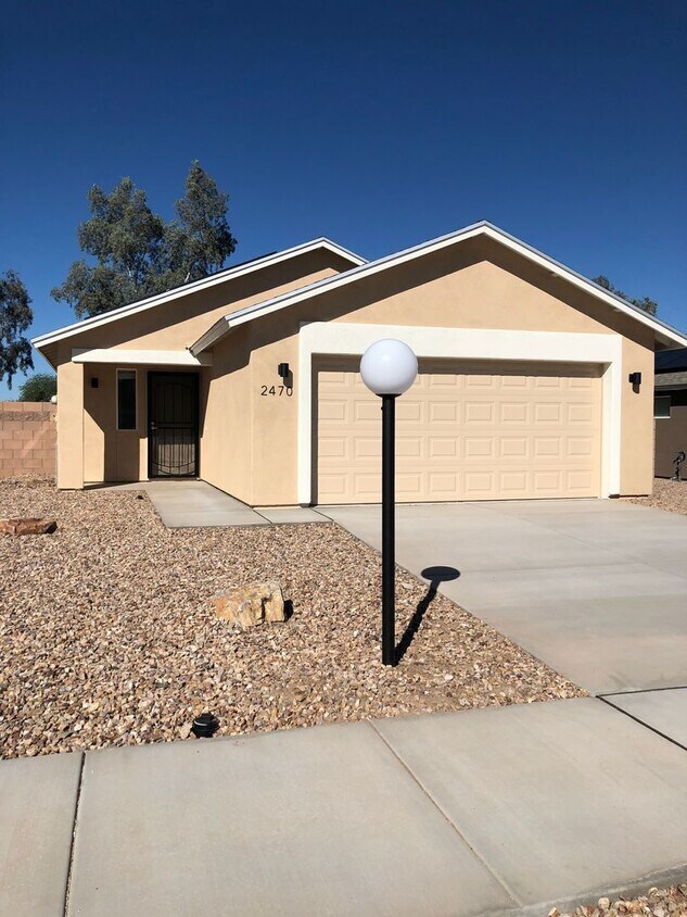 Foto principal - 2470 South Dr