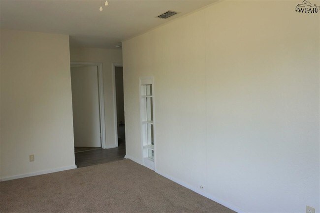 Building Photo - 301 S Belmont Ave