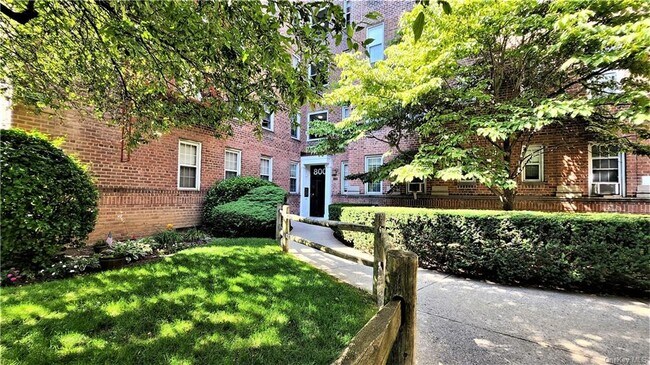 Building Photo - 800 Bronx River Rd
