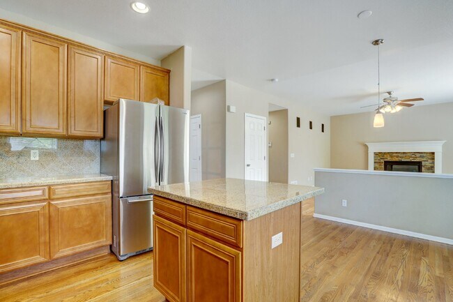 Foto del edificio - $3,300.95 with $200 off the first month's rent, 3 Beds - 3 Bath, Single Family Home in Parker wit...