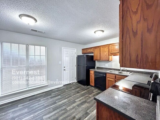 Foto del edificio - 3791 Stateline Rd W