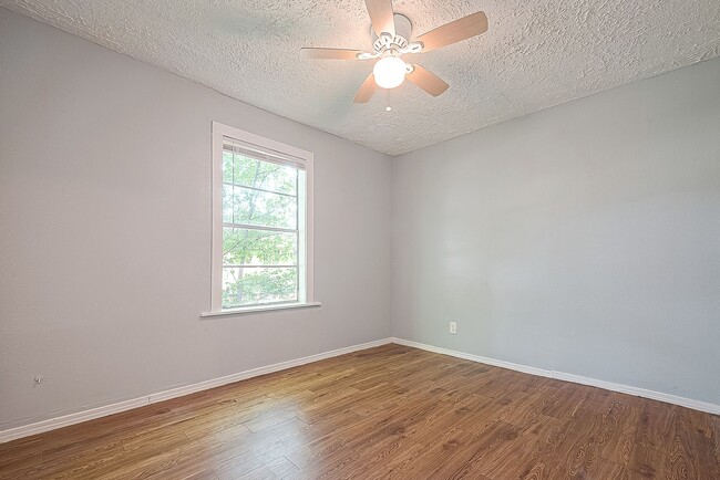 Foto del edificio - Affordable spacious 4bed/2bath single-fami...