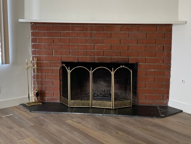 Building Photo - 5230 Vesper Ave