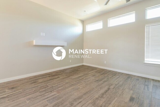 Foto del edificio - 3 Bedroom Pet-Friendly Home in Oklahoma City, OK with Main Street Renewal