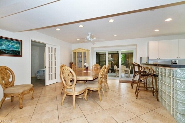 Building Photo - 532 111th Ave N