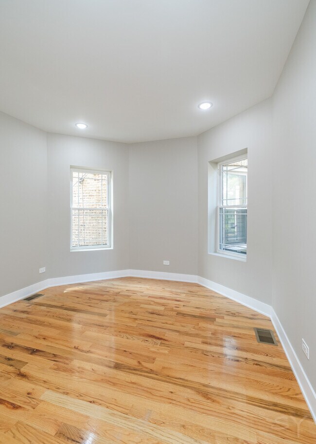 Foto del edificio - 6338 S Vernon Ave