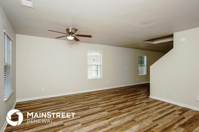 Building Photo - 202 Valleyside Dr NE