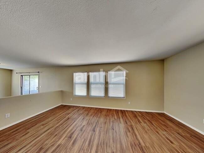 Foto del edificio - 25788 W Nancy Ln