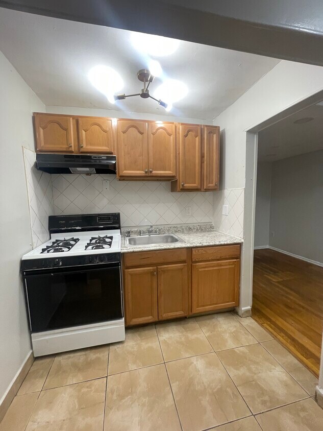 633 Nye Ave B1 - 639 Nye Ave