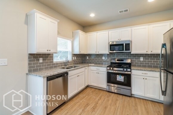 Foto del edificio - NEW CONSTRUCTION NOW AVAILABLE! - 230 N Fo...