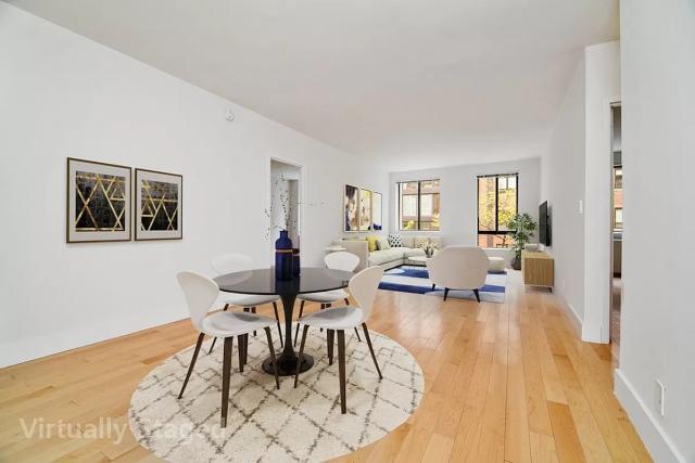 Foto principal - 2 bedroom in New York NY 10019