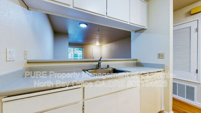 Foto del edificio - 1450 E Cotati Ave