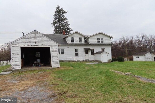 Building Photo - 8743 Buchanan Trail W