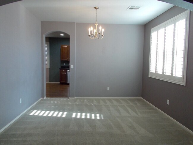 Foto del edificio - Spacious 3-Bedroom Cul-de-Sac Home in Prime Location