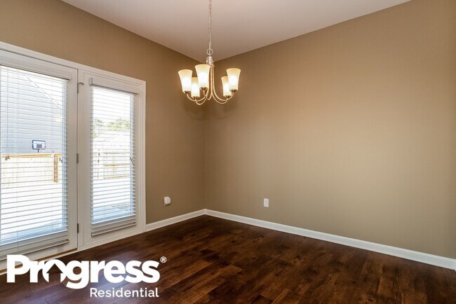 Building Photo - 107 Woodbridge Trl