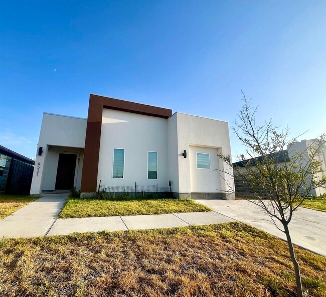 Foto del edificio - 6521 Adenia Loop