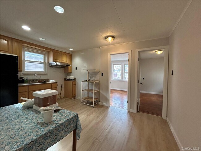 Foto del edificio - 77-25 169th St