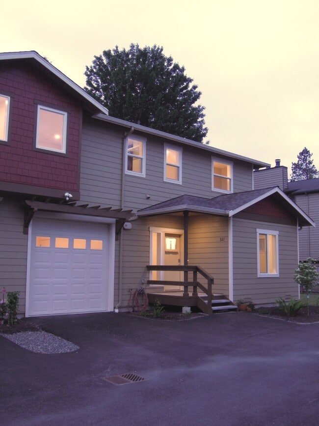 Building Photo - 321 3rd Pl NW