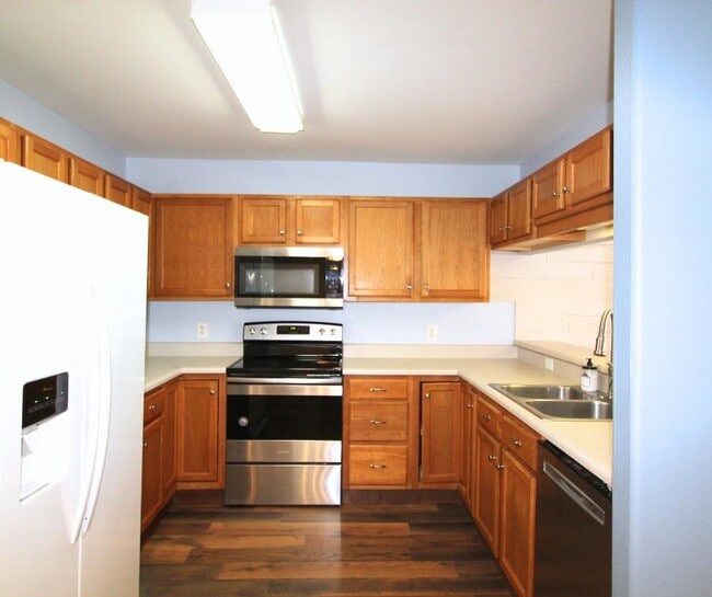 Building Photo - 20 Guinevere Ln