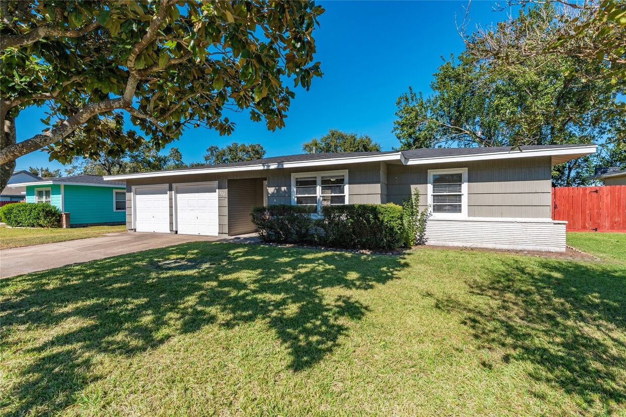 Foto principal - 322 24th Ave N