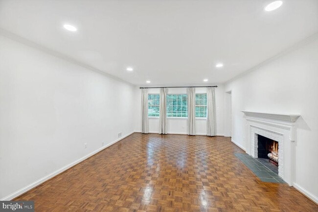 Foto del edificio - 6313 Stoneham Ln