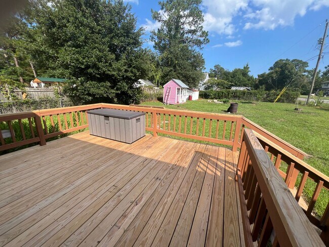 Foto del edificio - Centrally Located 3 Bedroom House