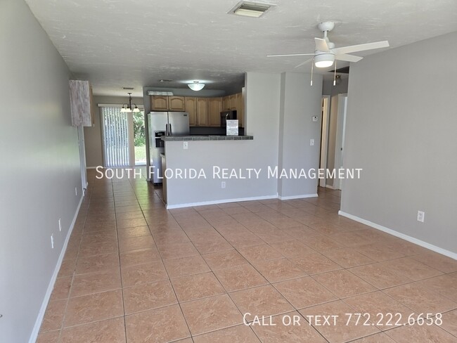 Foto del edificio - 1260 SE St Lawrence Way