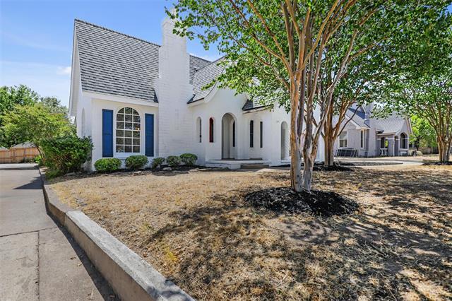 Building Photo - 2563 S University Dr