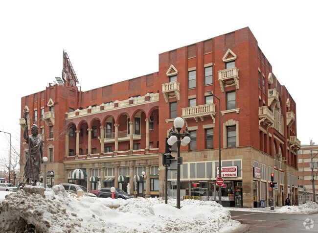 Building Photo - 530-544 Saint Peter St