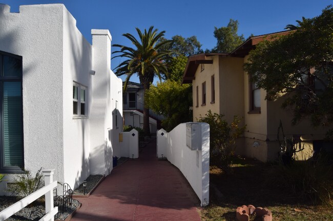 Foto del edificio - 3381 Grim Ave