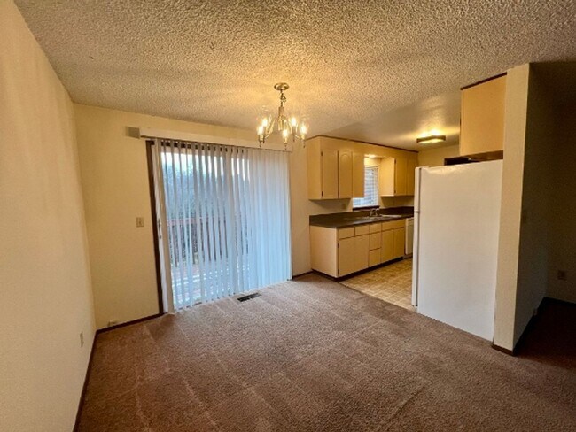 Foto del edificio - Upper Eastside 2 BD Duplex