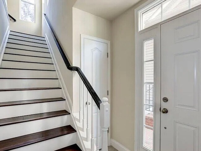 Foto del edificio - 3 Bedroom Condo in Clarksburg