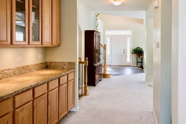 Building Photo - 1531 N Oakmont Dr