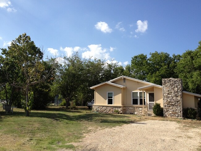 Building Photo - 602 E Sandy Ln