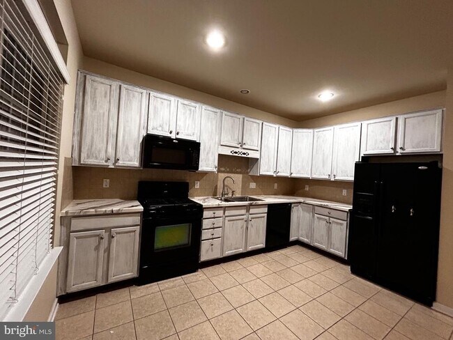 Foto del edificio - 212 Bowling Green Cir