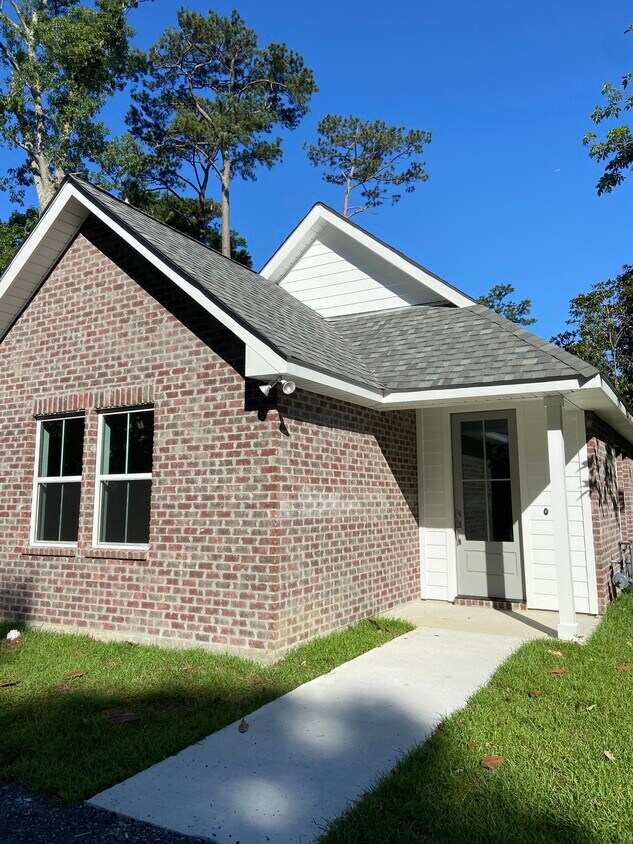 810 Rapatel St, Mandeville, LA 70448 House Rental in Mandeville, LA