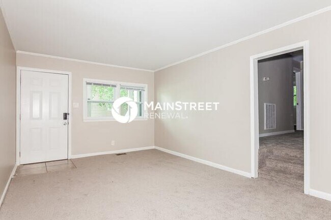 Foto del edificio - 4 Bedroom Pet-Friendly Home in Charlotte, NC with Main Street Renewal