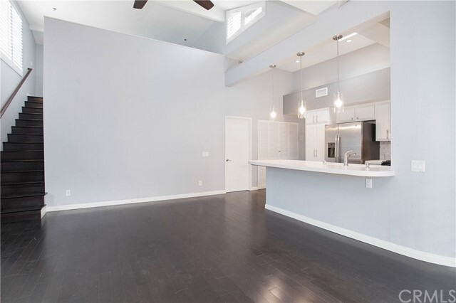 Building Photo - 345 Avocado St