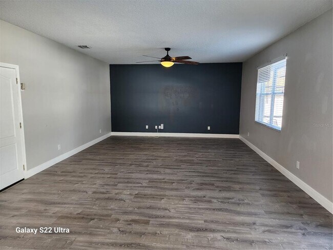 Foto del edificio - 486 Sycamore Springs St