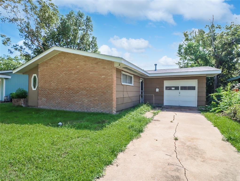 Primary Photo - 205 Highland Dr