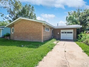 Building Photo - 205 Highland Dr