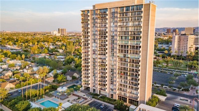 Building Photo - 2323 N Central Ave