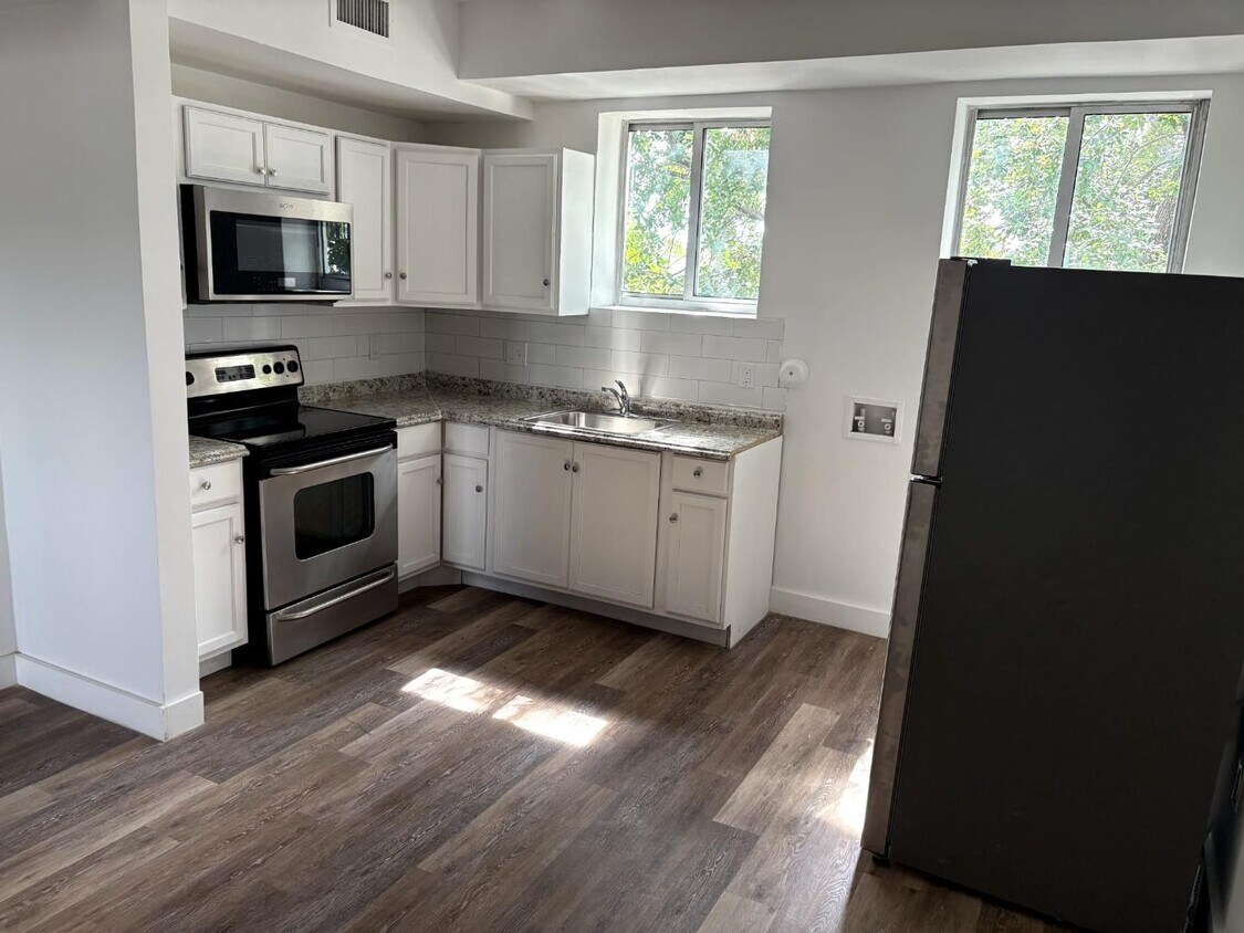 Foto principal - 6211 NW 7th Ave