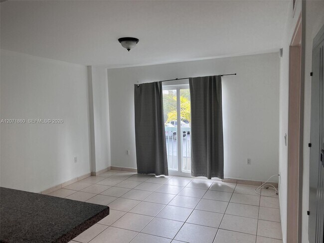 Building Photo - 2740 SW 28th Ter