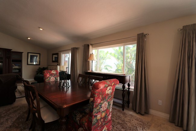 Comedor - 12742 Jardin Rd