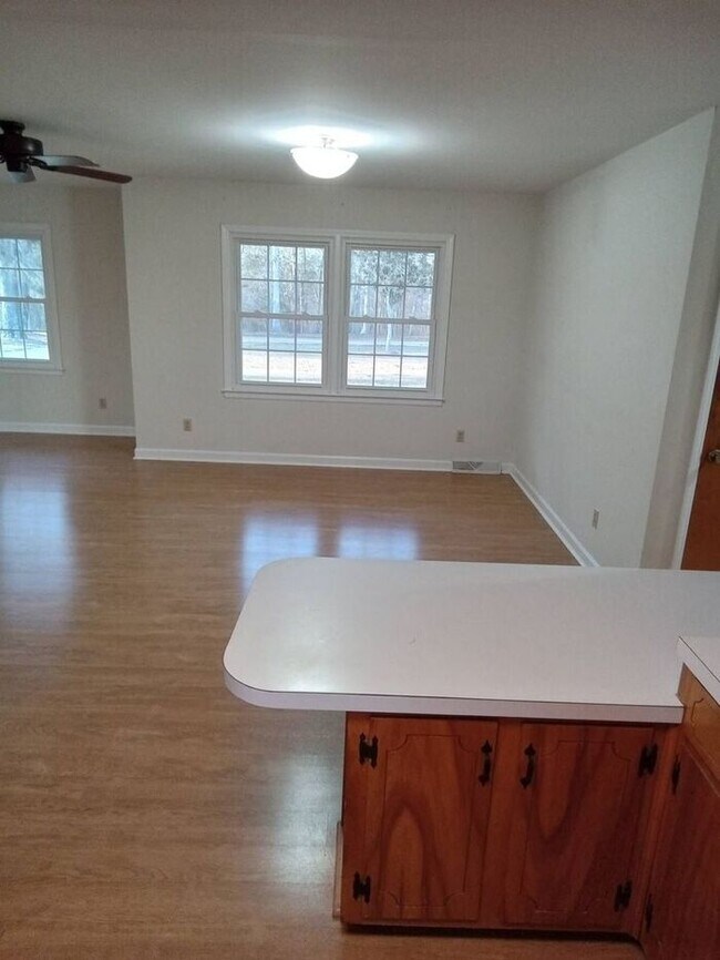 Foto del edificio - All Brick Ranch Home In Indian Trail!