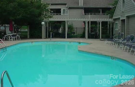 Foto del edificio - 2547 Stockbridge Dr