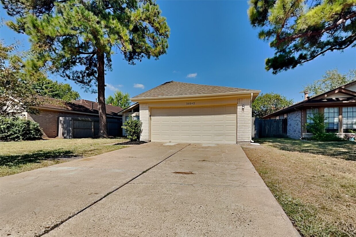 Foto principal - 10542 Waving Fields Dr