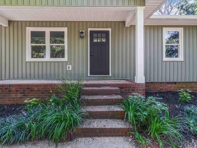 Building Photo - 229 Ezell Cir